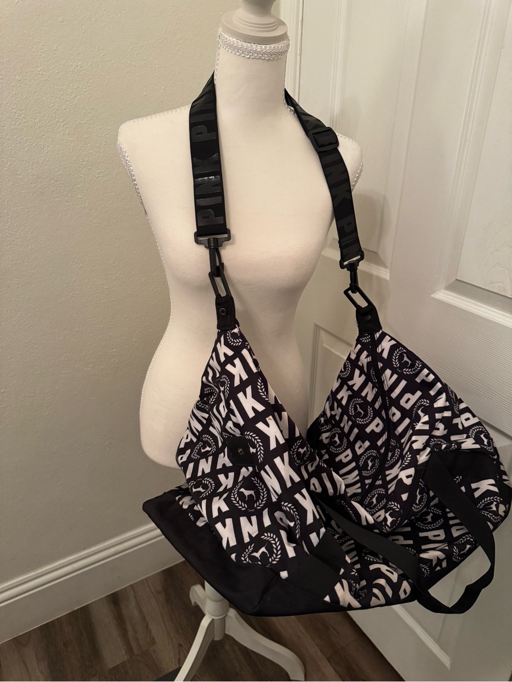 PINK Victoria's Secret Black & White Logo Print Crossbody Tote/Gym Bag